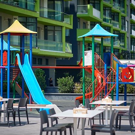 Crazy Sea View 1Br Apartment Spa Pools Resort Mamaia Exteriör bild