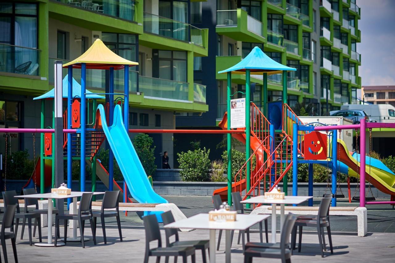 Crazy Sea View 1Br Apartment Spa Pools Resort Mamaia Exteriör bild