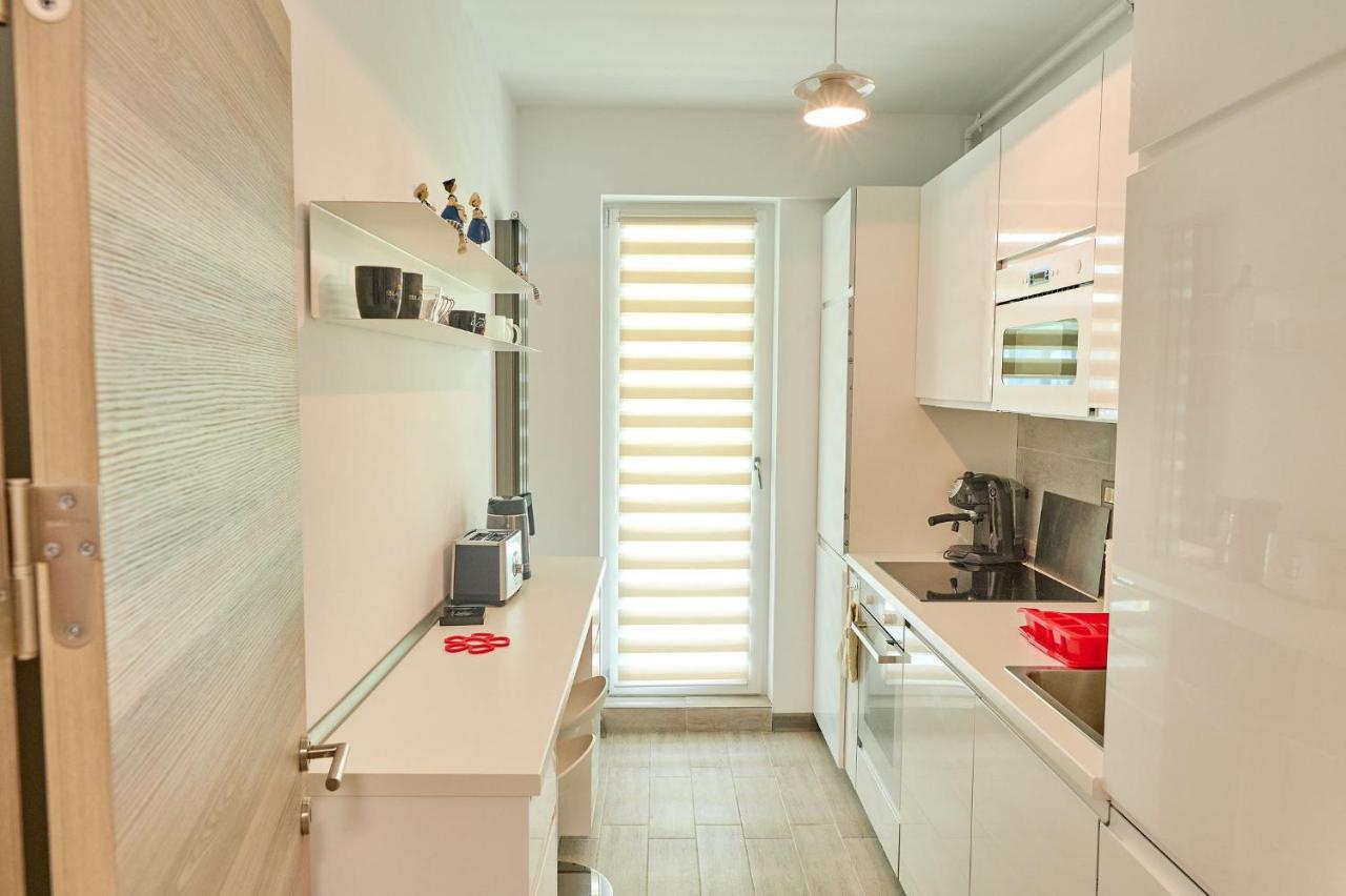 Crazy Sea View 1Br Apartment Spa Pools Resort Mamaia Exteriör bild