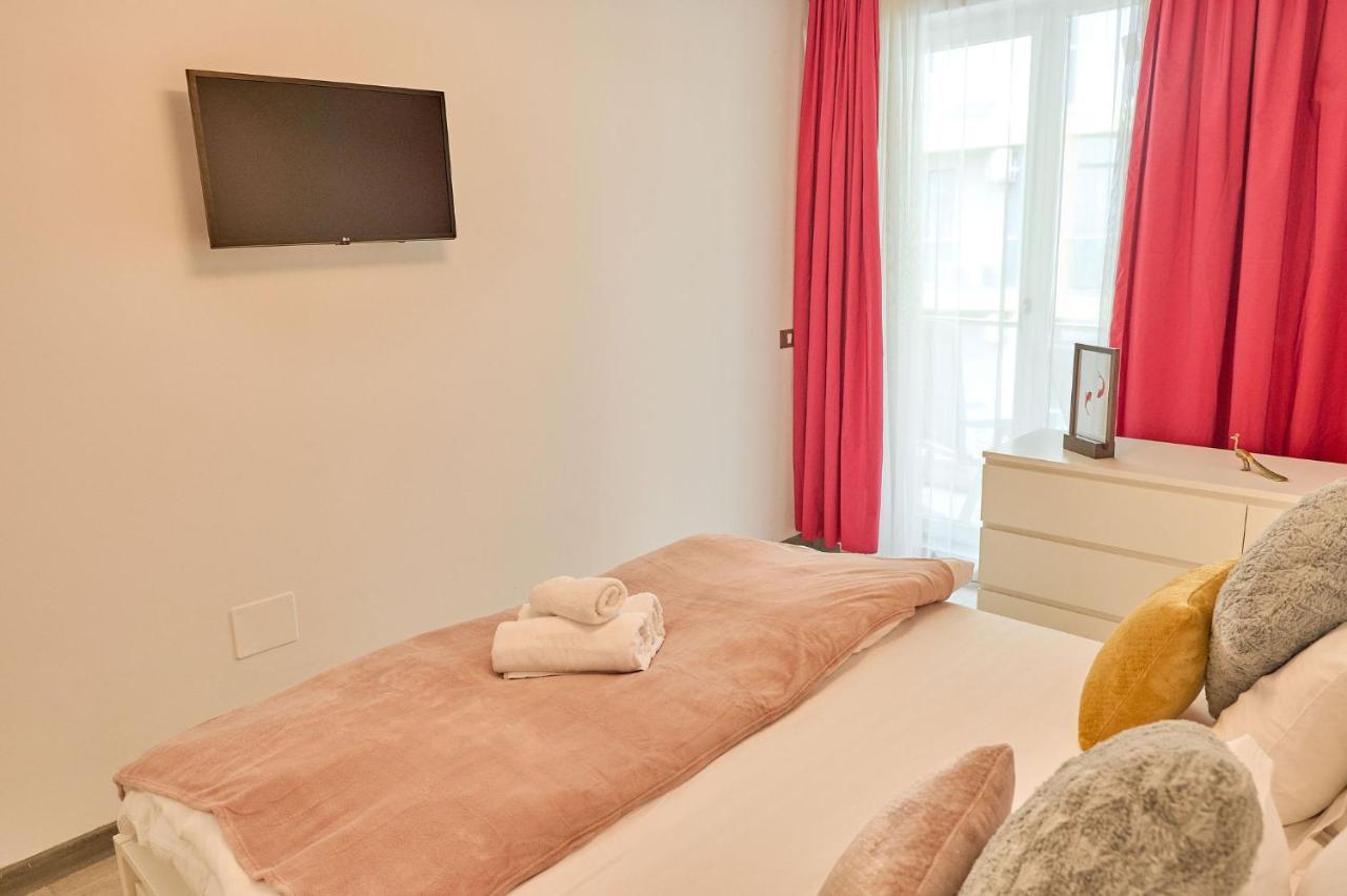 Crazy Sea View 1Br Apartment Spa Pools Resort Mamaia Exteriör bild