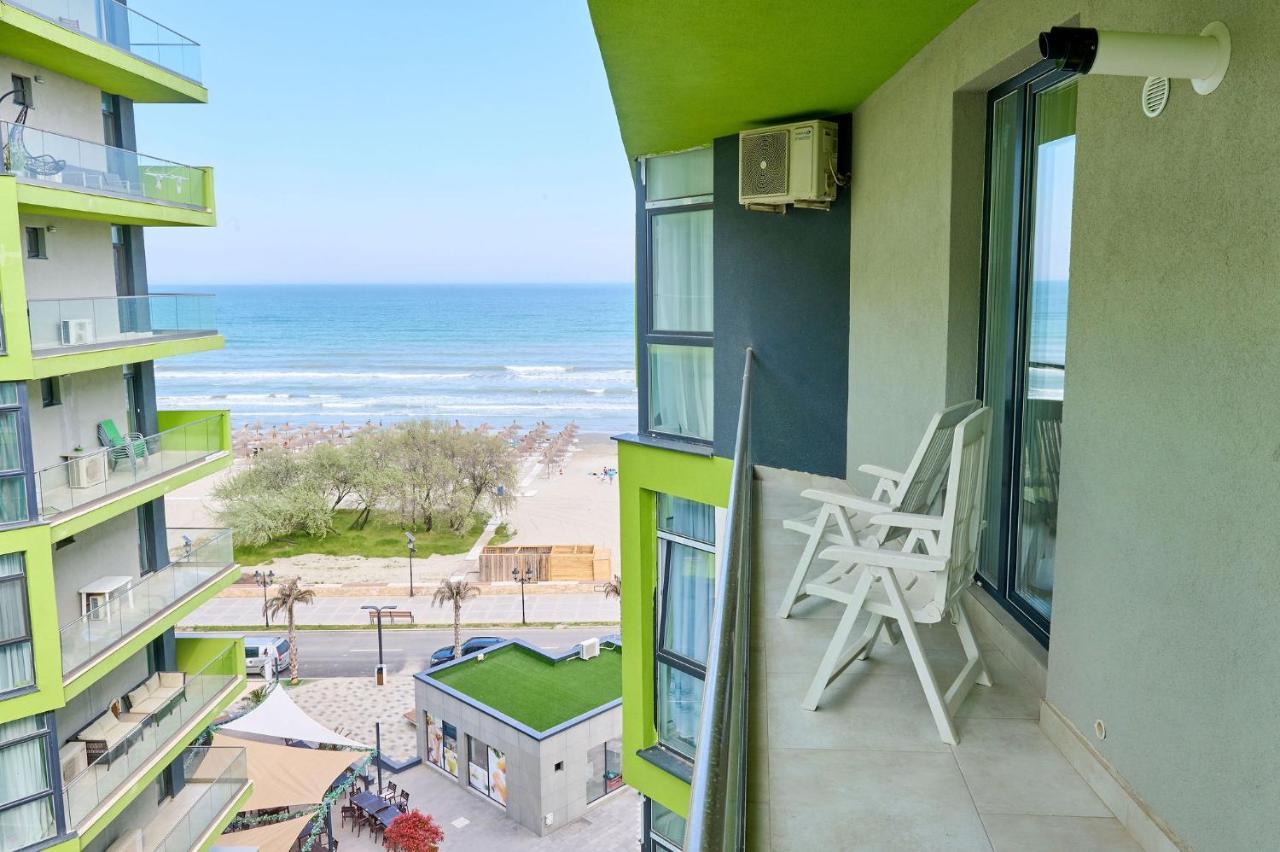 Crazy Sea View 1Br Apartment Spa Pools Resort Mamaia Exteriör bild