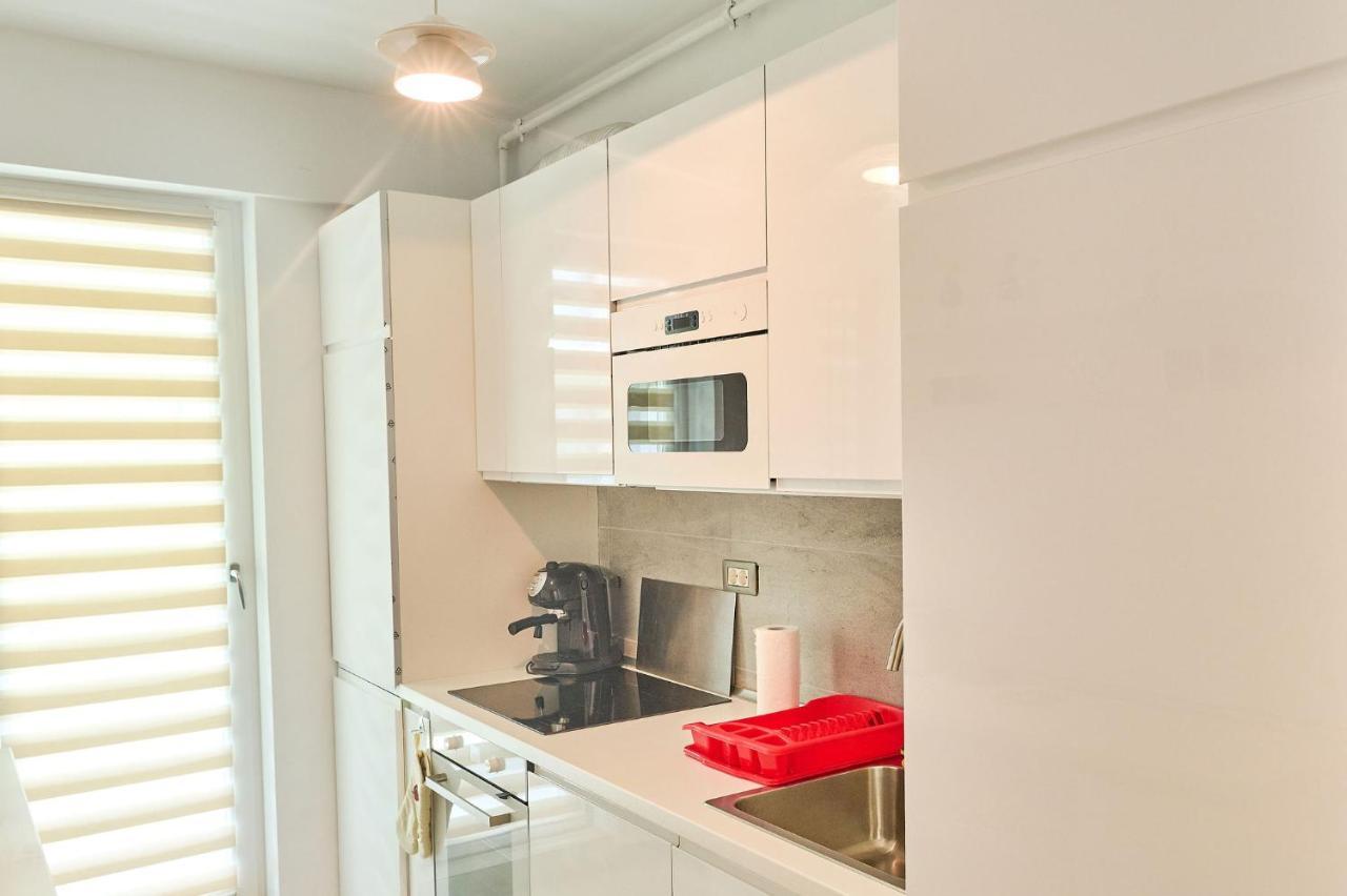 Crazy Sea View 1Br Apartment Spa Pools Resort Mamaia Exteriör bild